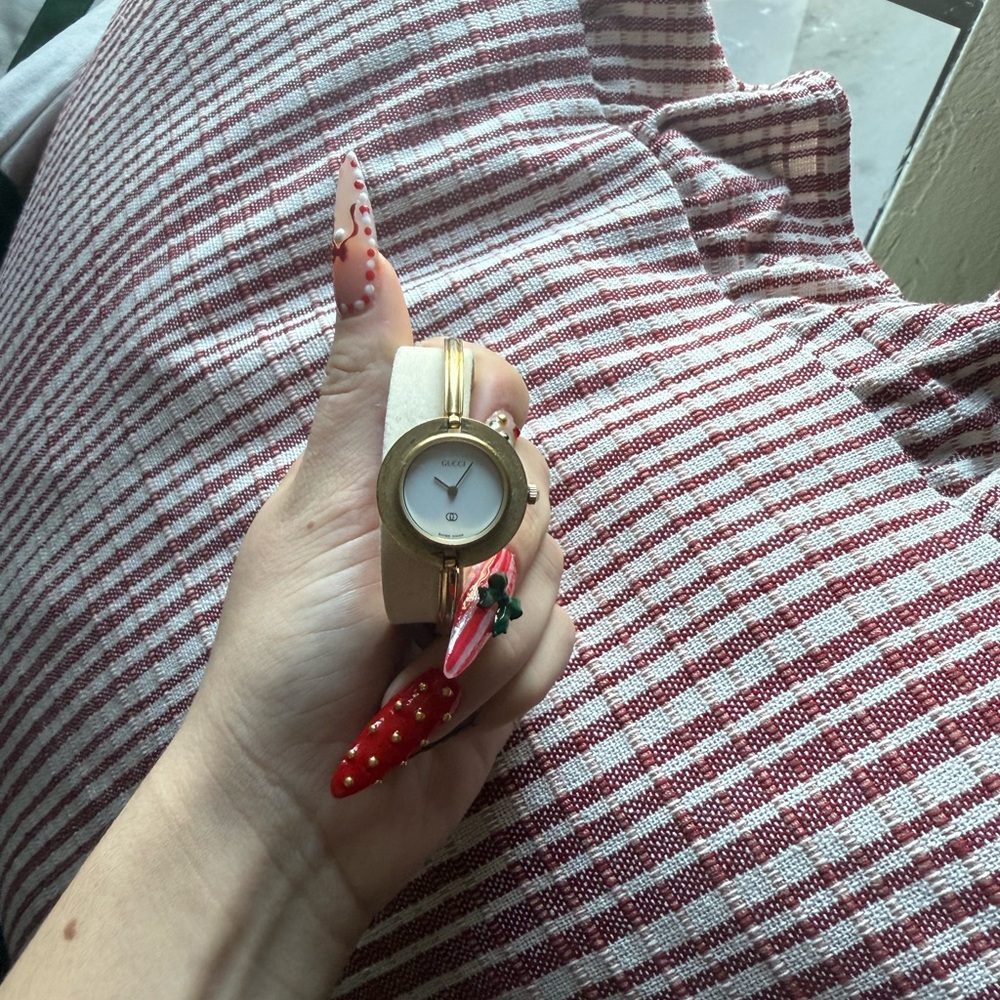 Gucci bezel watch no bezels